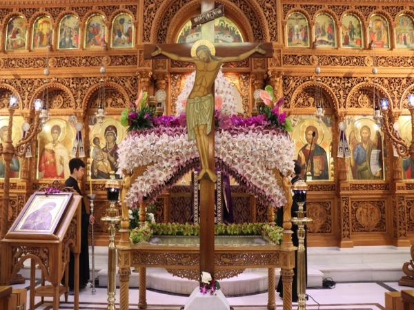 Ακολουθία των Μεγάλων – Βασιλικών Ωρών και Εσπερινός της Αποκαθηλώσεως.