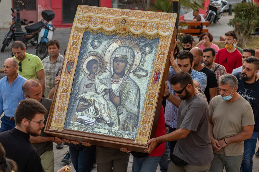 Λιτάνευση ιεράς εικόνας Παναγίας Τριχερούσης και δέηση ενώπιoν αυτής υπέρ κατασβέσεως των πυρκαγιών